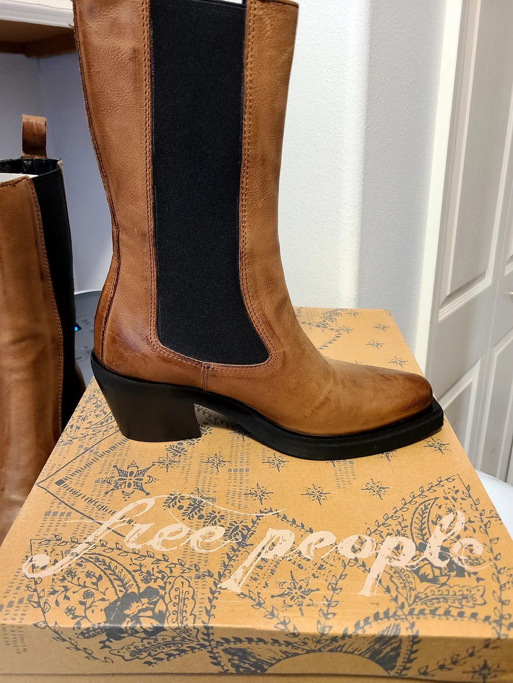 Free People classic chelsea